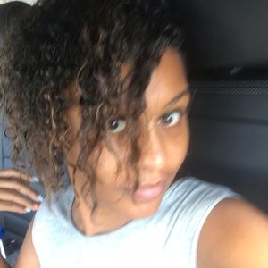 Meet your Posher, Brittney